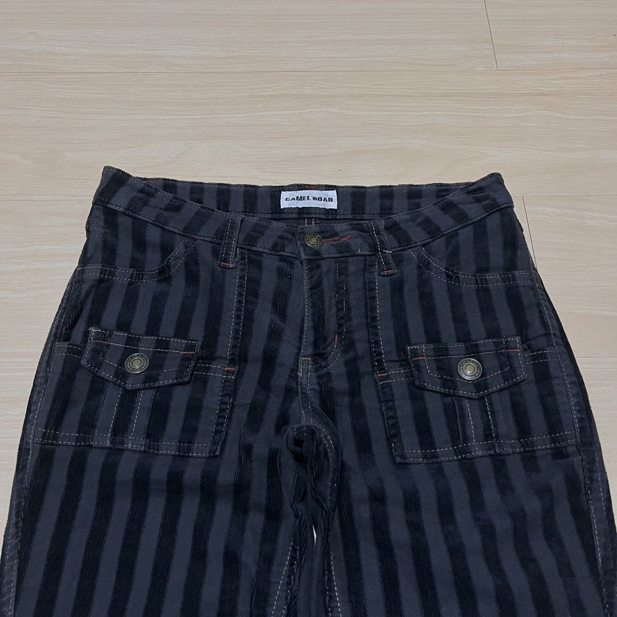 Japanese Brand 2000s Fatigue Flare Striped Corduroy Pants Camel Road Size US 28 / EU 44 - 2 Thumbnail