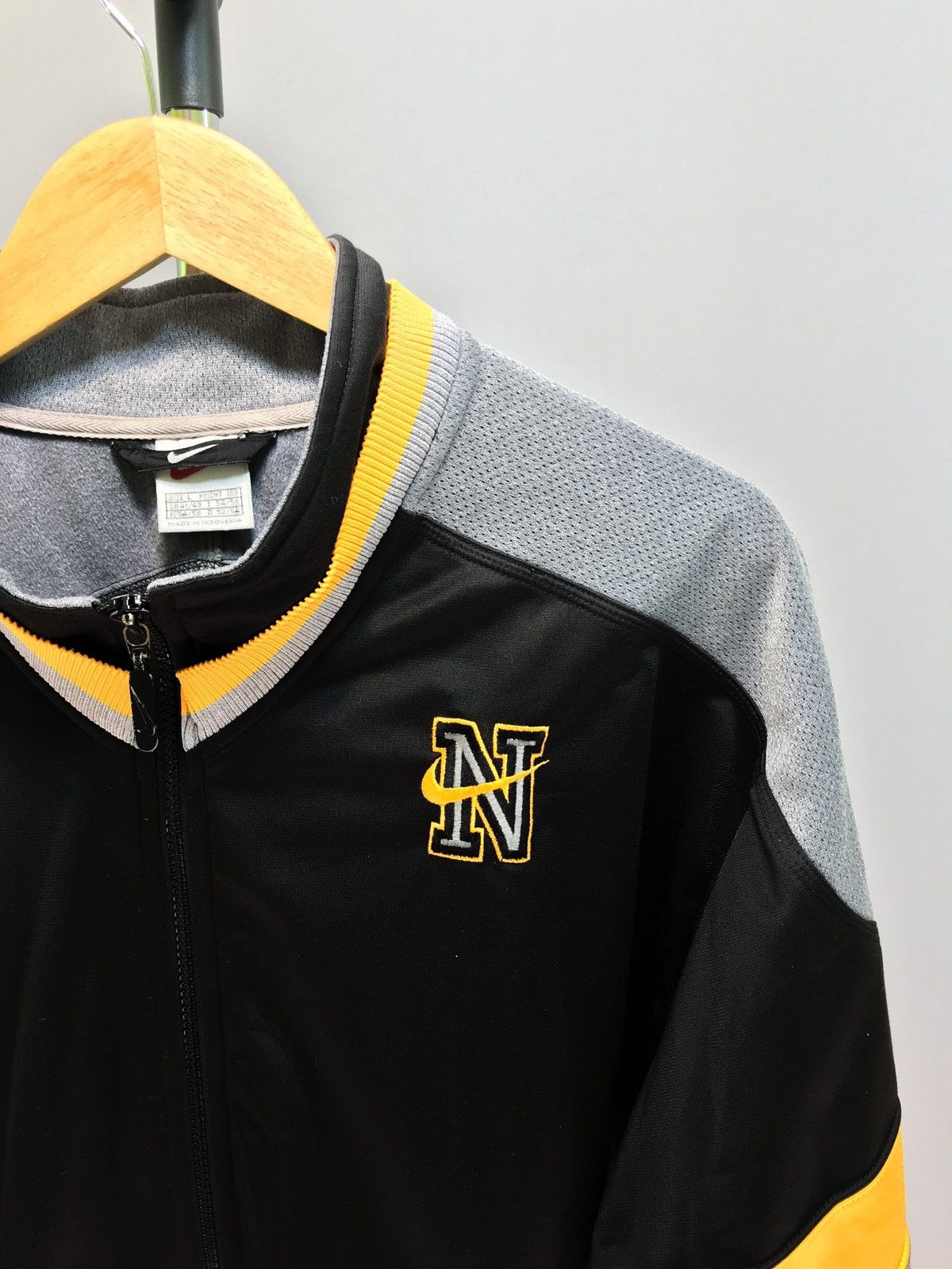 Nike × Vintage Nike Track Jacket Black Yellow 90s Embroidered Swoosh Size US L / EU 52-54 / 3 - 4 Thumbnail