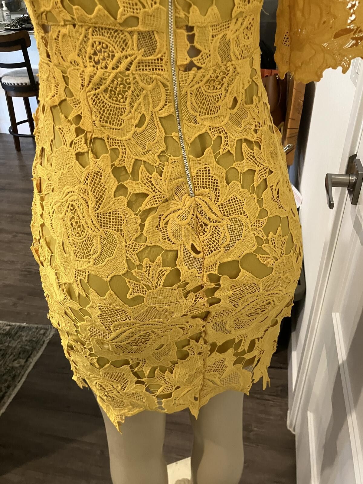 Lulus Boutique Lulus Mustard Yellow Lace Floral Dress Size Small Size S / US 4 / IT 40 - 7 Thumbnail