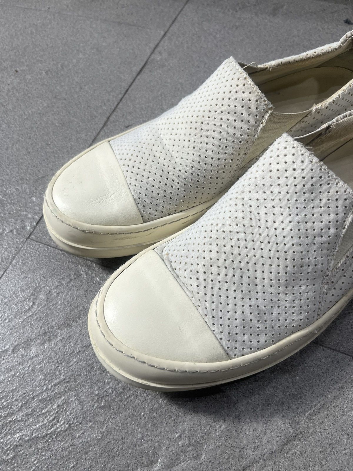 Rick Owens Drkshdw Rick Owens Drkshdw Perforated Cap Toe Slip On Sneakers Size US 8.5 / EU 41-42 - 7 Thumbnail