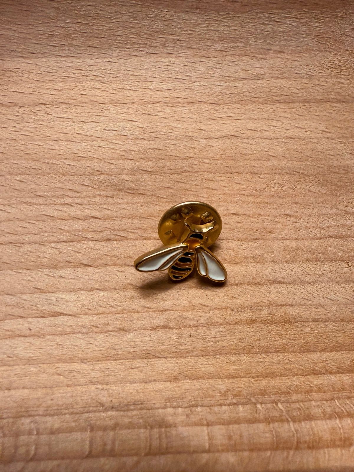 Other Gold & White Bee Enamel Pin – Cute Insect Lapel Brooch Size ONE SIZE - 3 Thumbnail
