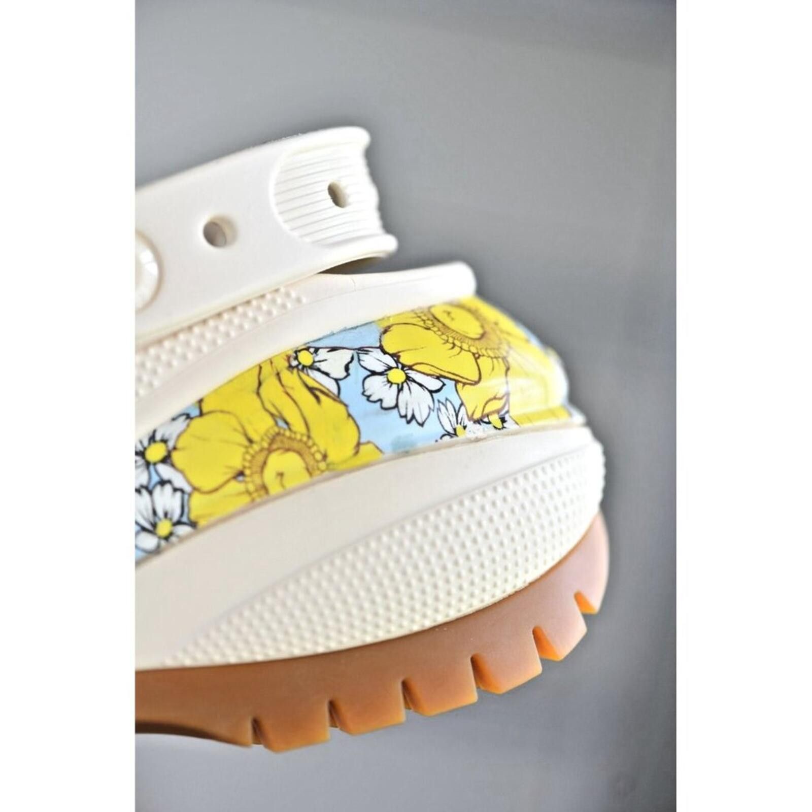Crocs Crocs Mega Crush Clog Vanilla/Multi Retro Floral Size US 5 / IT 35 - 8 Thumbnail