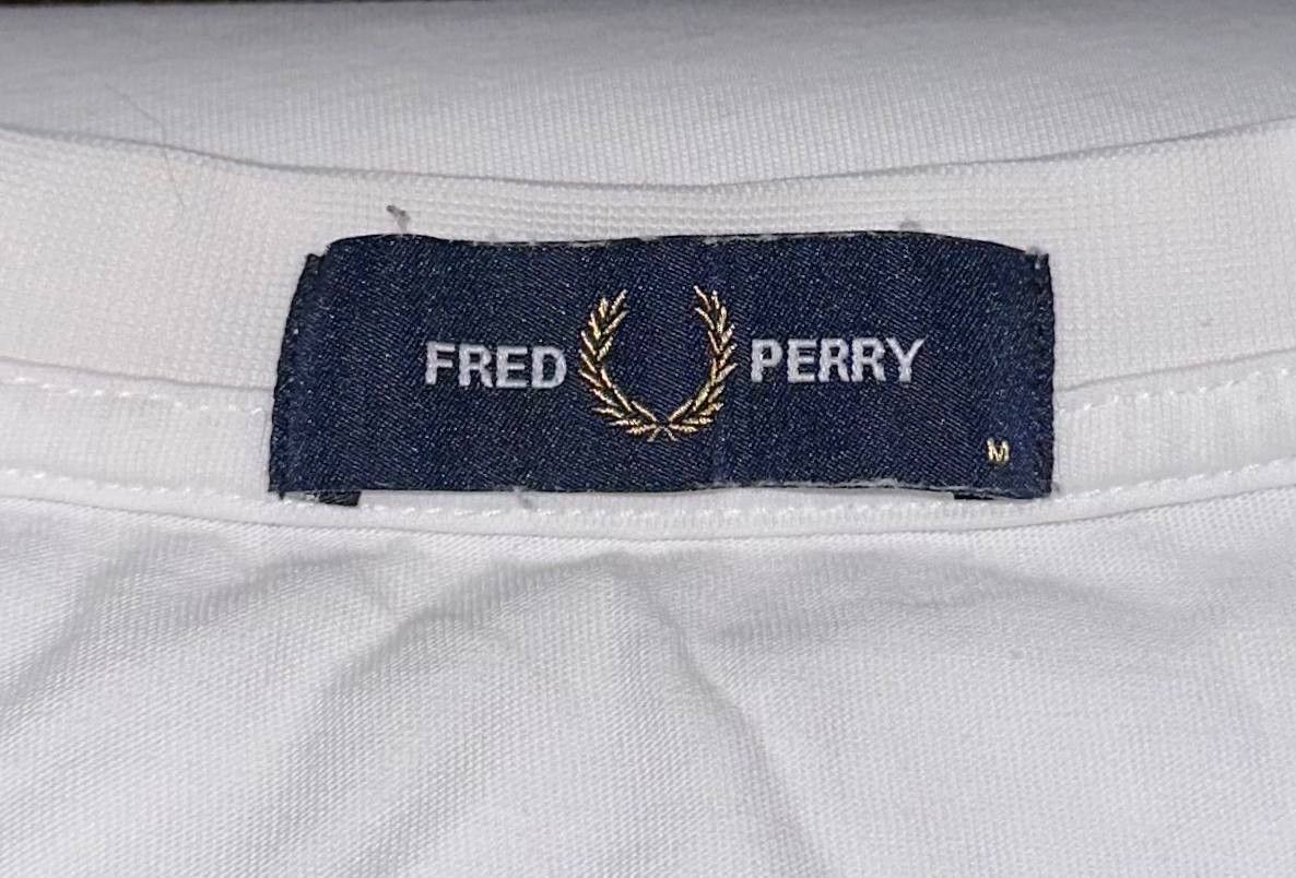 Fred Perry FRED PERRY big embroidered logo T-Shirt laurel wreath Size US M / EU 48-50 / 2 - 7 Thumbnail