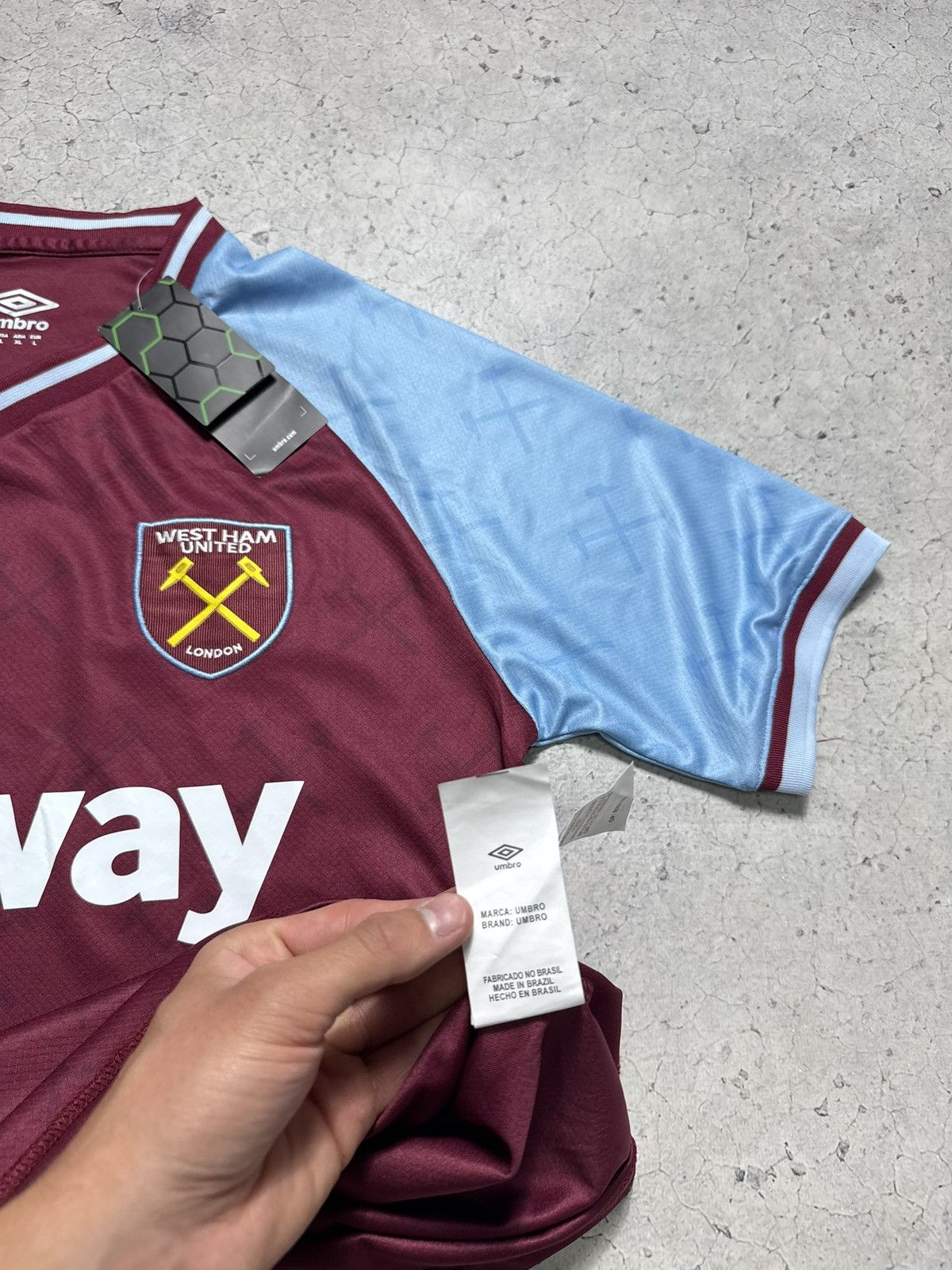 Umbro Umbro FC West Ham United 2023/2024 Soccer Jersey New Size US L / EU 52-54 / 3 - 11 Thumbnail