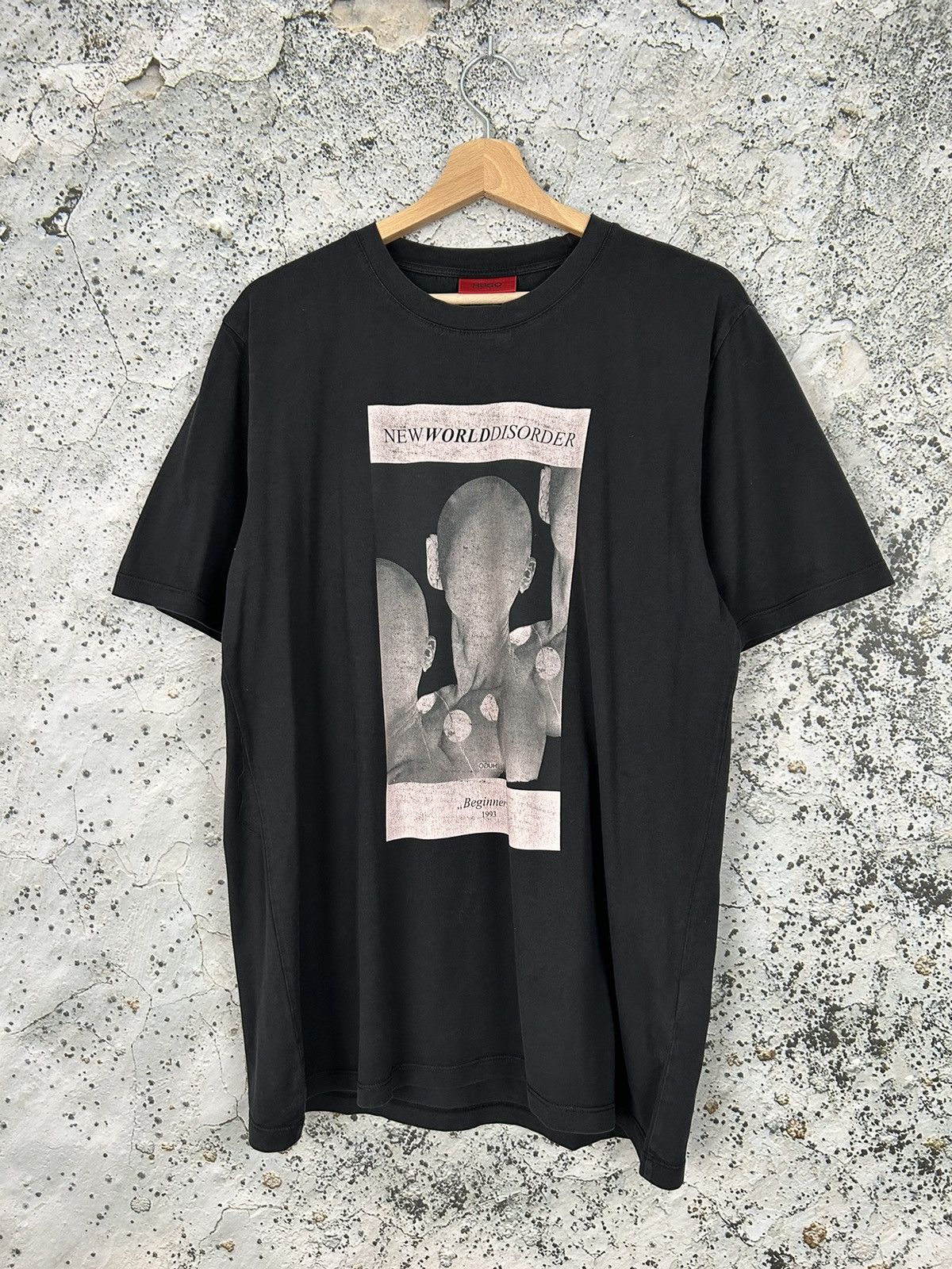 Hugo Boss Vintage New World Disorder Hugo Boss Graphic Tee Punk Size US L / EU 52-54 / 3 - 1 Thumbnail