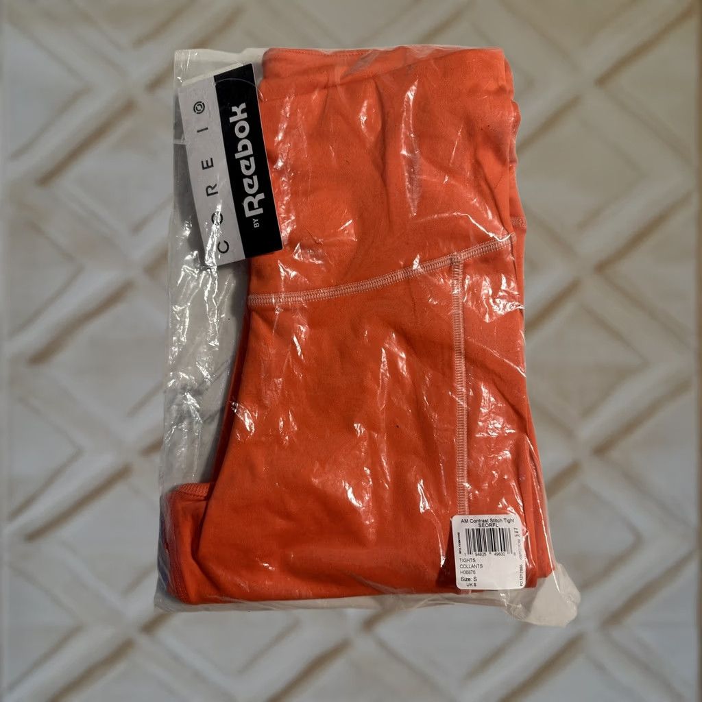 Reebok Reebok Leggings Shirt? Size 28" / US 6 / IT 42 - 1 Thumbnail