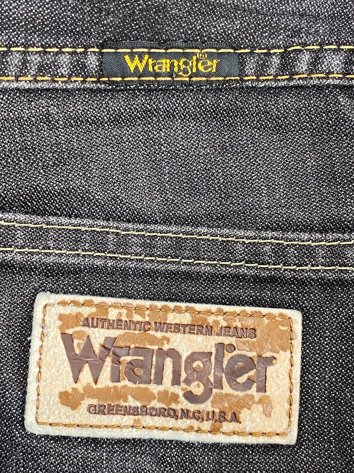 Wrangler Wrangler Whiskered Light Wash Straight Leg Jeans Size US 31 - 12 Thumbnail