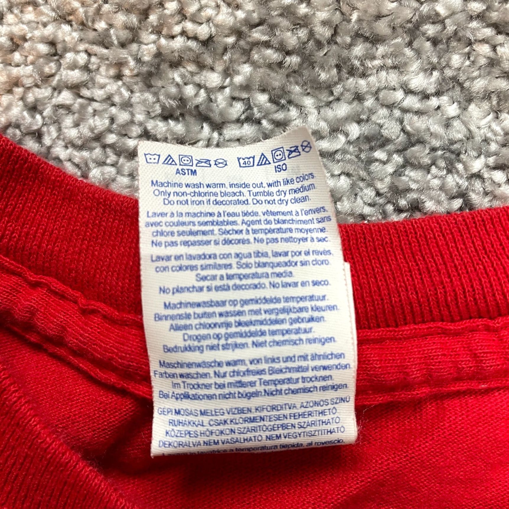 Gildan Gildan Heavy Cotton Shirt M Unisex Adults Red Long Sleeve Crew Neck Souderton Miles Memories 2020-2029 All Seasons Logo Vintage: No Size US M / EU 48-50 / 2 - 3 Thumbnail