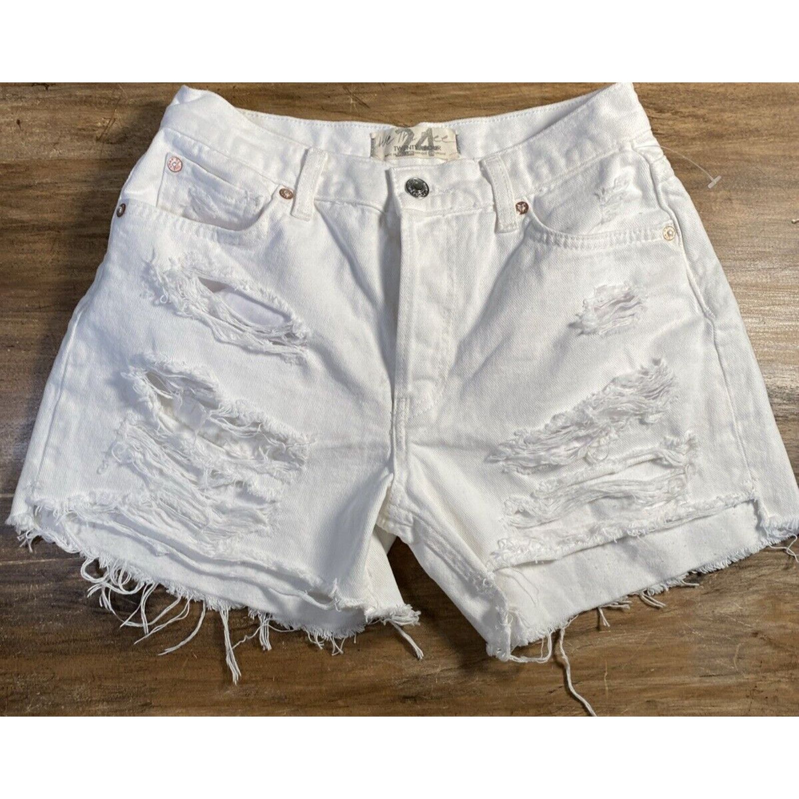 Free People Free People Maggie Mid Rise White Distress Denim Short 24 Size 24" / US 00 / IT 34 - 1 Thumbnail