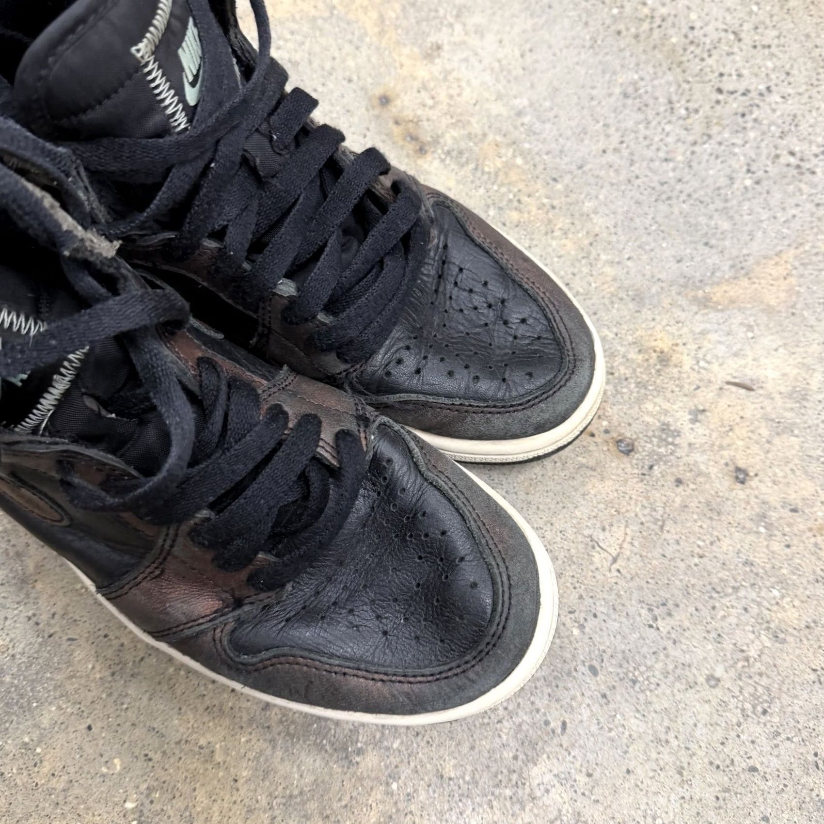 Jordan Brand Nike Air Jordan 1 Retro High OG Patina Mens 5 Black 555088-033 DISTRESSED Size US 5 / EU 37 - 4 Thumbnail