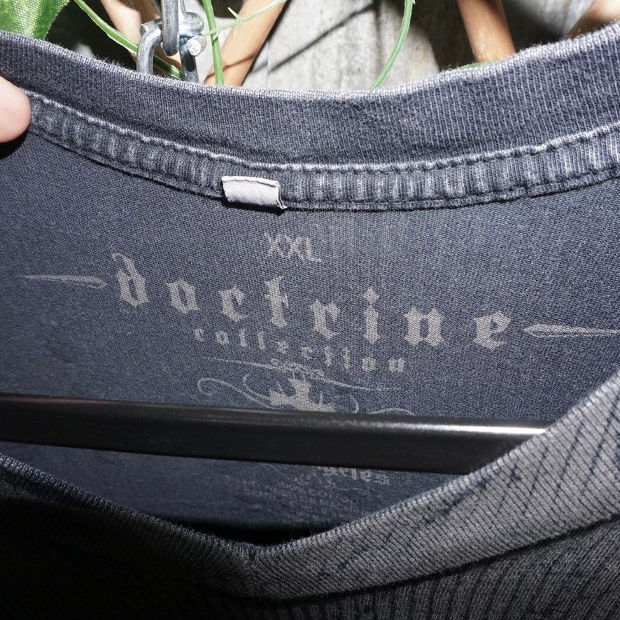 Vintage XXL - Vintage Y2K DOCTRINE grunge 2000s cross v neck t-shirt Size US XXL / EU 58 / 5 - 3 Thumbnail