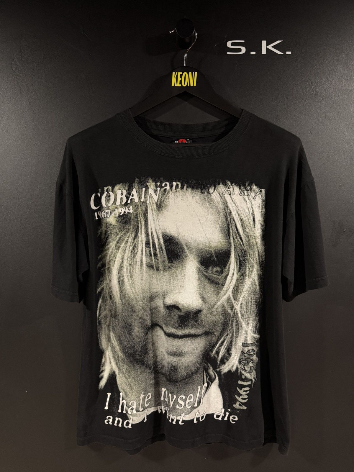 Band Tees 2000s Y2K Vintage Nirvana Kurt Cobain Memorial Band Tee L Size US L / EU 52-54 / 3 - 1 Thumbnail