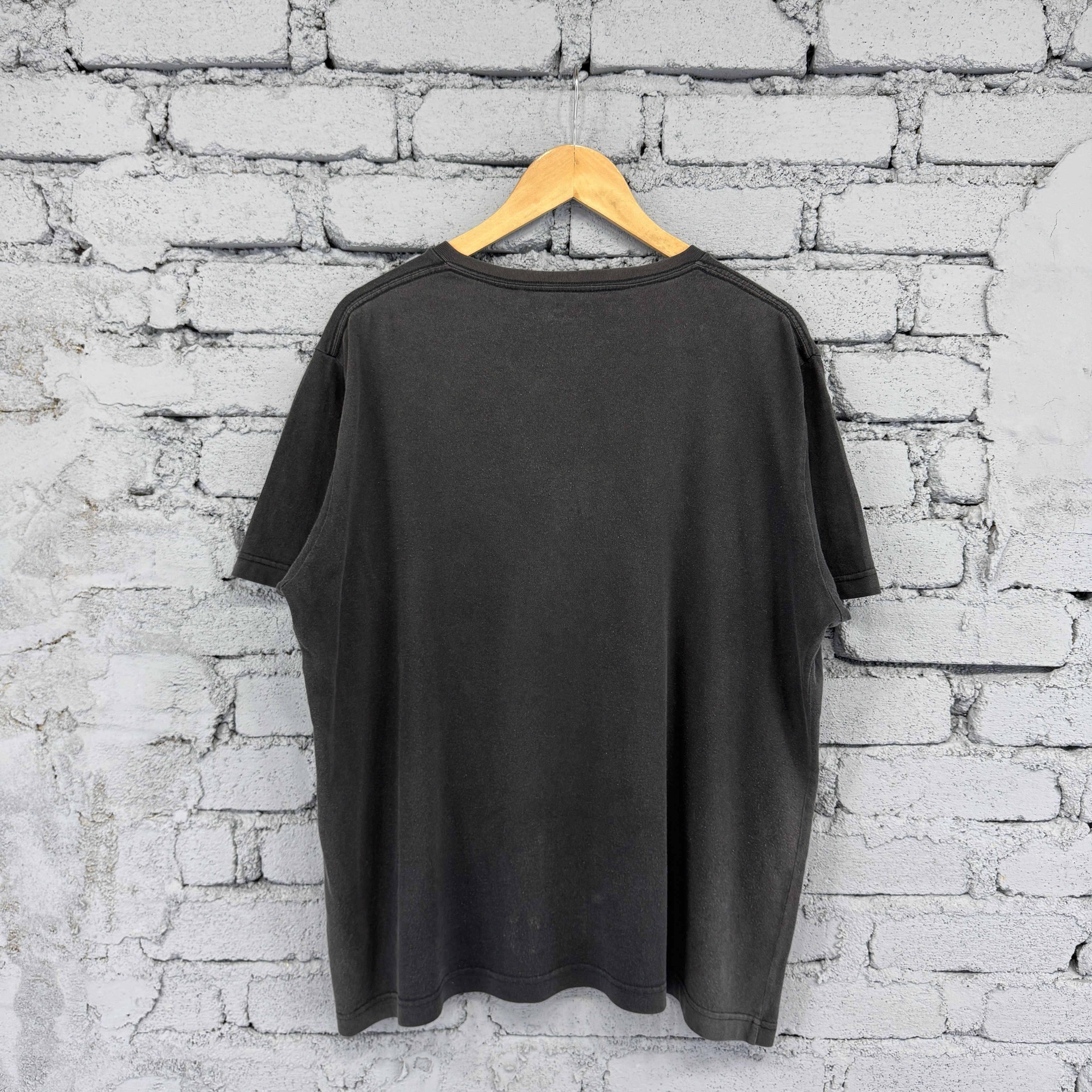 Uniqlo Uniqlo x Nirvana Short Sleeve V-neck Tshirt Size US XL / EU 56 / 4 - 2 Thumbnail