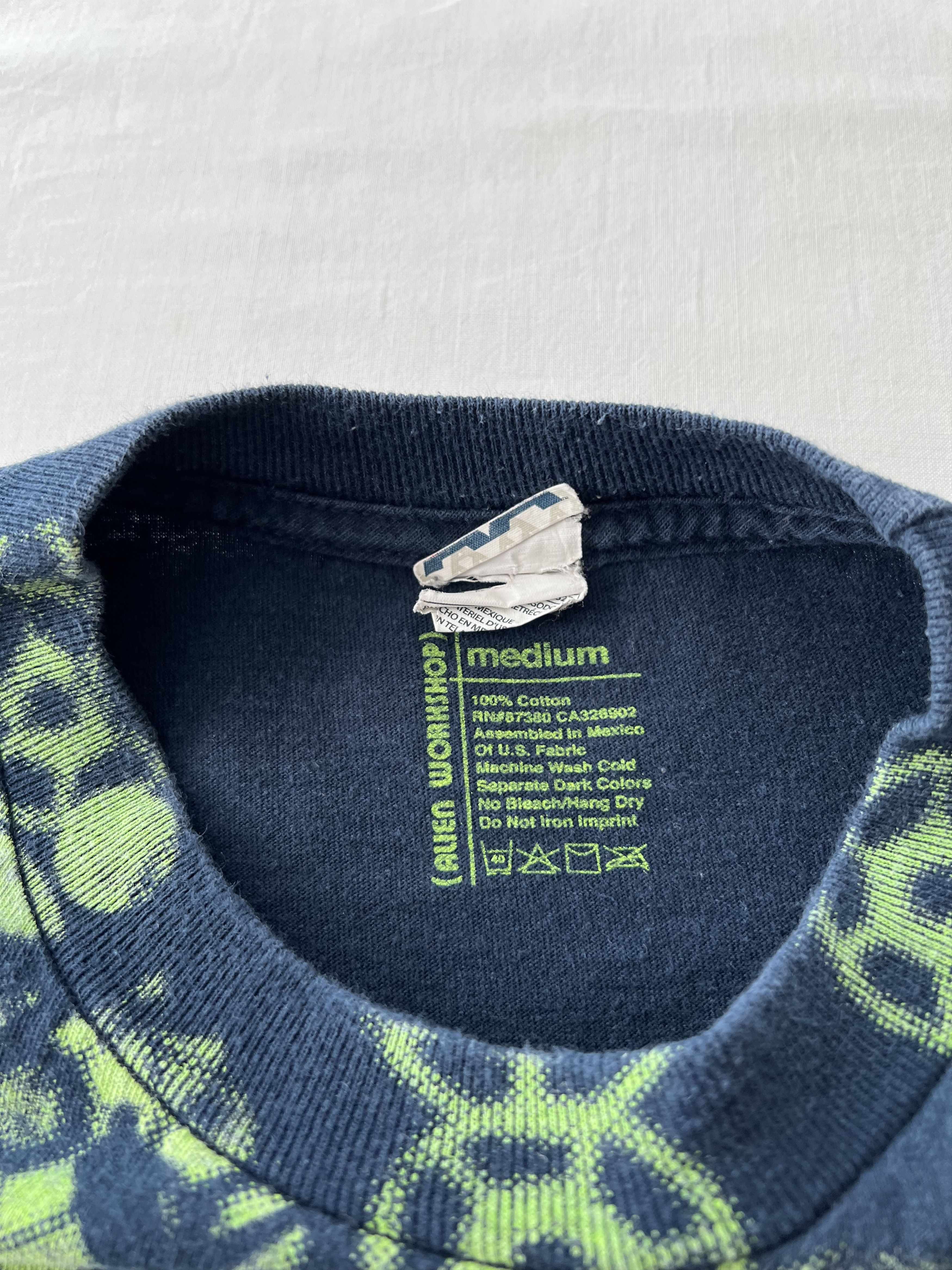 Alien Workshop Vintage 2000s Alien Workshop Skateboards Pocket T-shirt Size US M / EU 48-50 / 2 - 13 Thumbnail