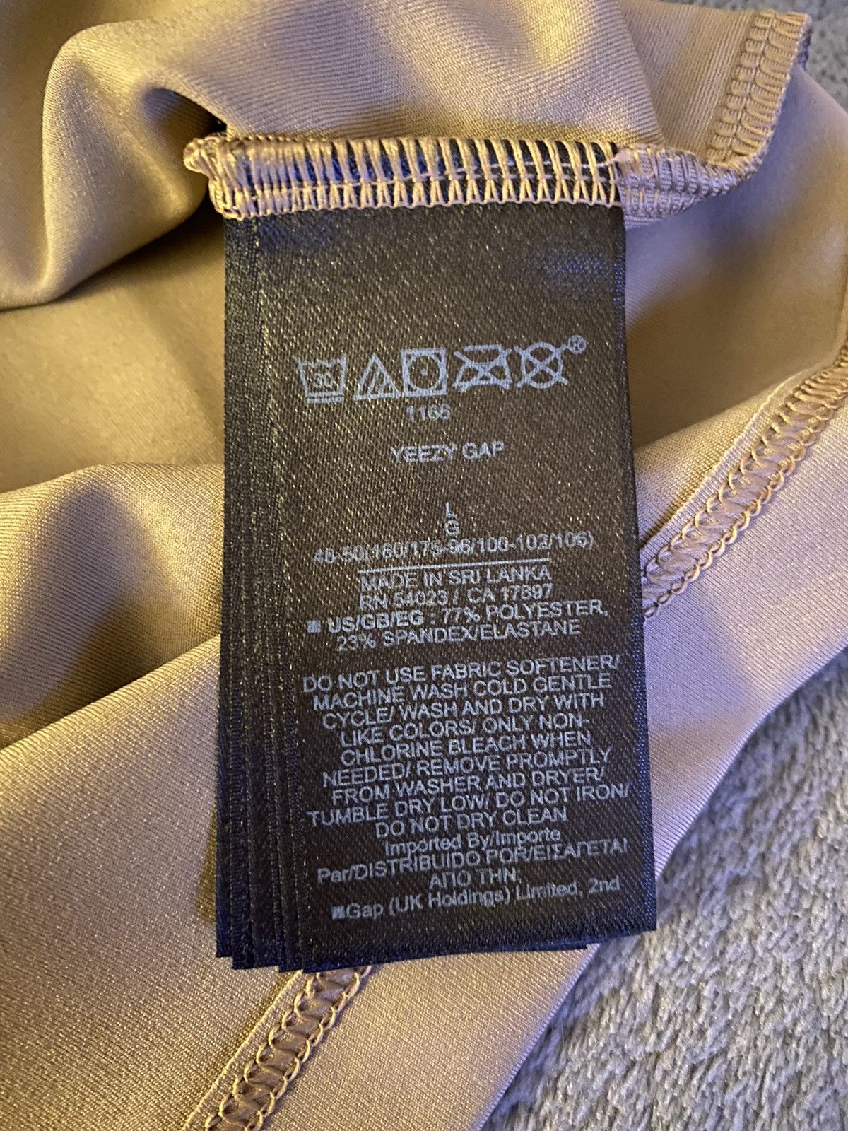 Balenciaga × Kanye West × Yeezy SIZE L Yeezy Gap engineered by Balenciaga Size US L / EU 52-54 / 3 - 8 Thumbnail