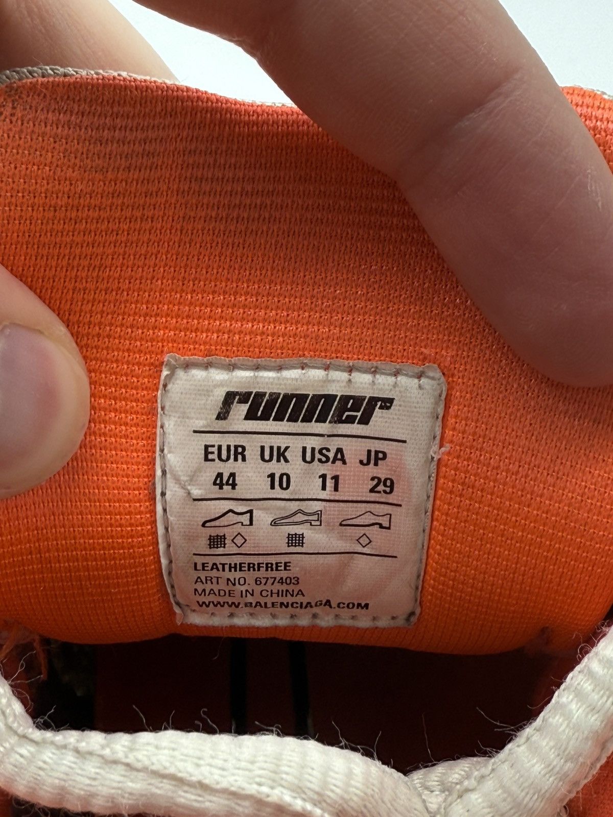 Balenciaga Size 11 - Balenciaga Runner Sneaker White Orange Size US 11 / EU 44 - 7 Thumbnail