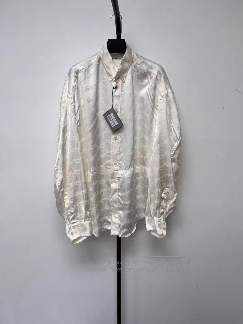 Balenciaga Balenciaga Full Print Logo Long Sleeve Shirt Size L / US 10 / IT 46 - 1 Thumbnail