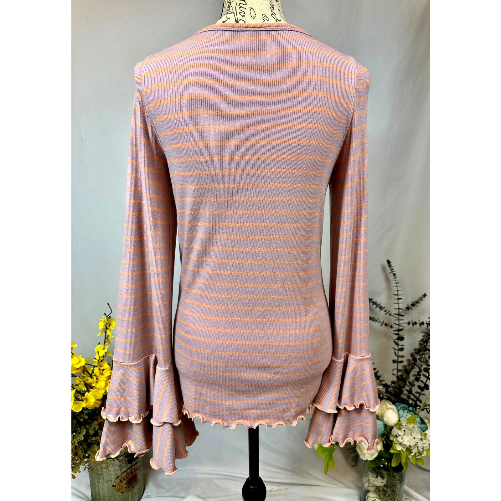 Free People Free People We the Free Good Find Ruffle Cuff Shirt Top L Size L / US 10 / IT 46 - 15 Thumbnail