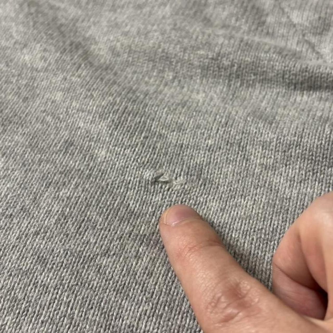 Tommy Hilfiger Vintage Style Tommy Hilfiger Light Grey V Neck Sweater - M Size US M / EU 48-50 / 2 - 8 Thumbnail