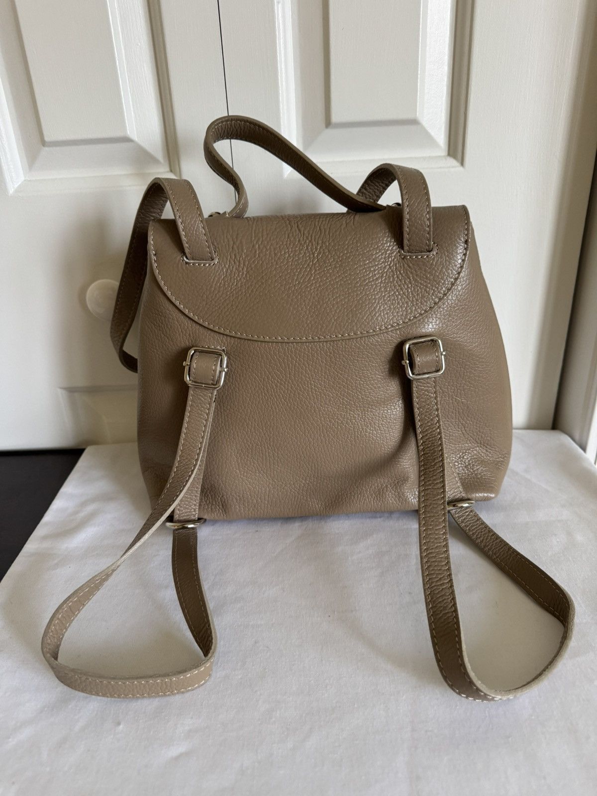 I MEDICI Firenze Beige Leather Shoulder Bag/Backpack NWOT