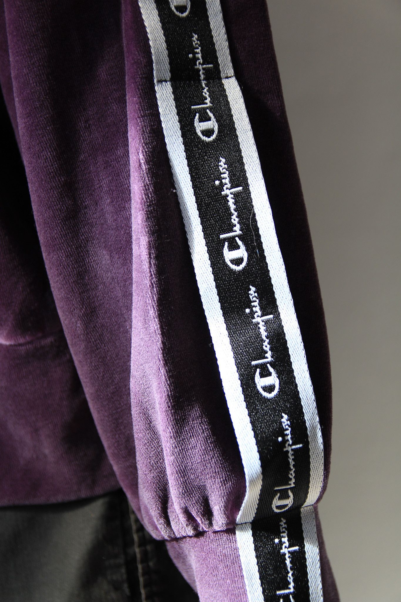 Champion × Vintage Rare Vintage Champion Boxy Washed Crop Top Crewneck Size M / US 6-8 / IT 42-44 - 5 Thumbnail