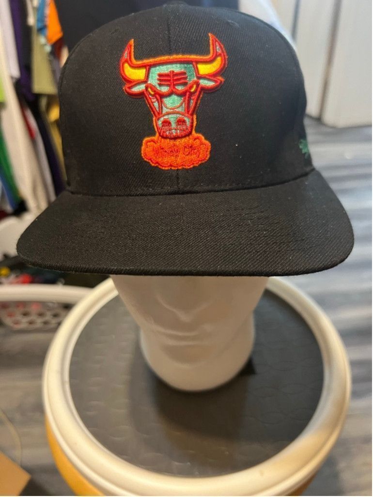 Mitchell & Ness Chicago Bulls 1998 Fitted Hat Black/Green Size 7 1/8 Size 30 - 1 Thumbnail
