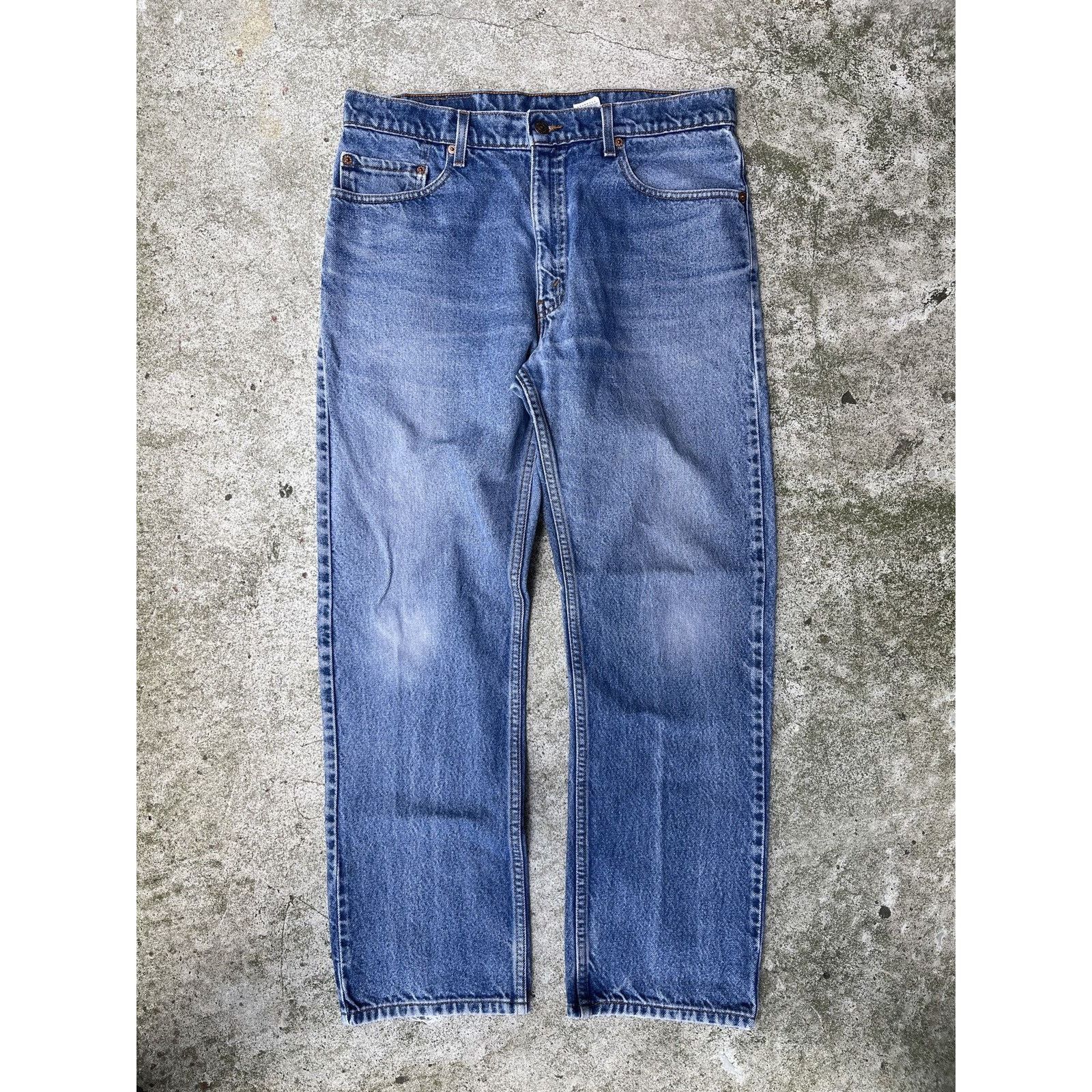 Levi's VINTAGE 90s LEVIS 505 LIGHT WASH STRAIGHT LEG DENIM JEANS Size US 35 - 1 Thumbnail