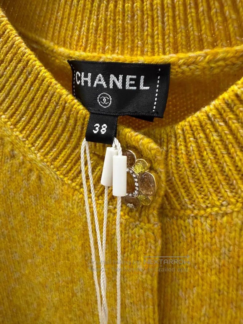 Chanel Chanel Yellow flower glazed button round neck long sleeves Size XS / US 0-2 / IT 36-38 - 4 Thumbnail