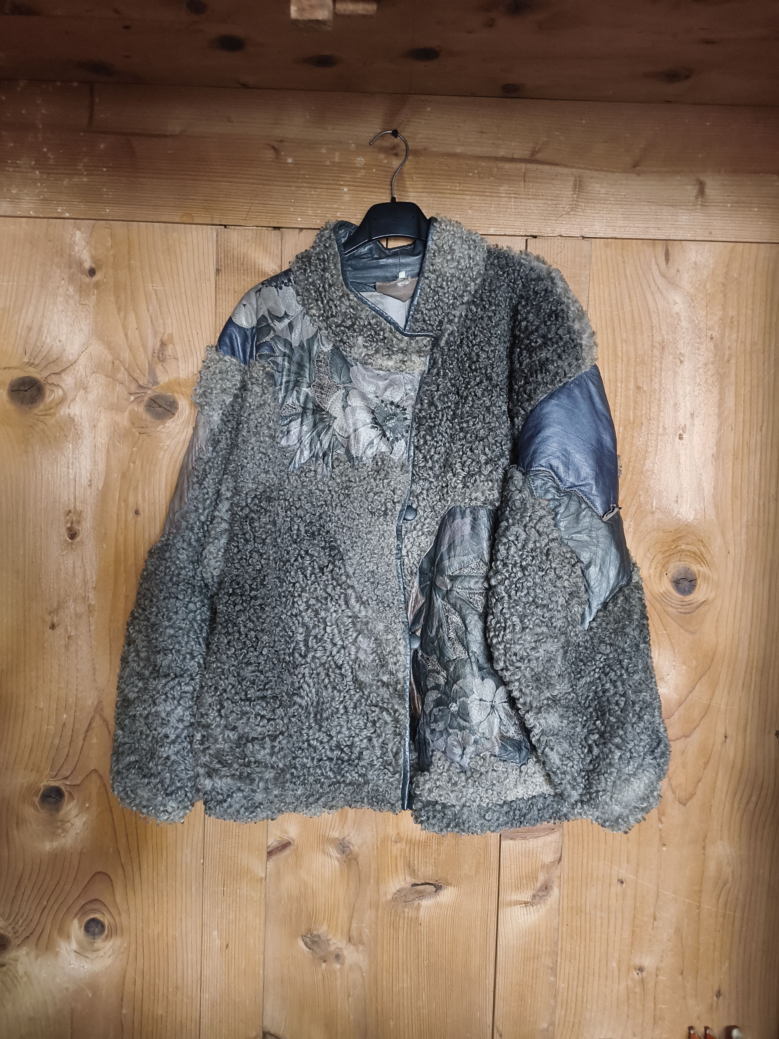 Roberto Cavalli Bouclet fur jacket with dyed leather patches Size US M / EU 48-50 / 2 - 2 Thumbnail