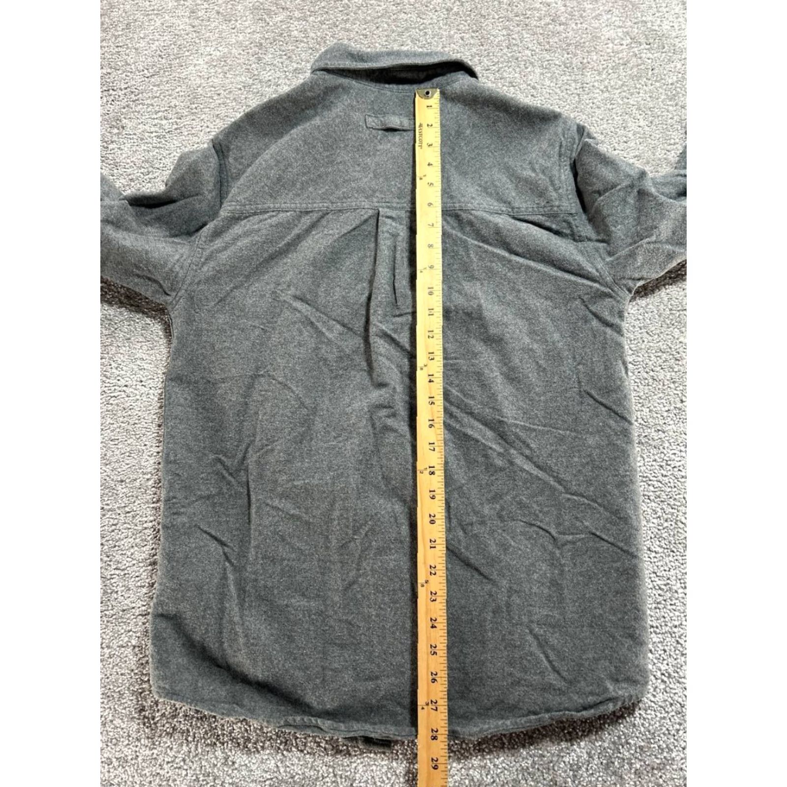 Vintage VINTAGE Legendary Whitetails Buck Camp Shirt Men M Gray Cotton Button-Front Long Sleeve Pockets Outdoor 90s Mens Size US M / EU 48-50 / 2 - 4 Thumbnail