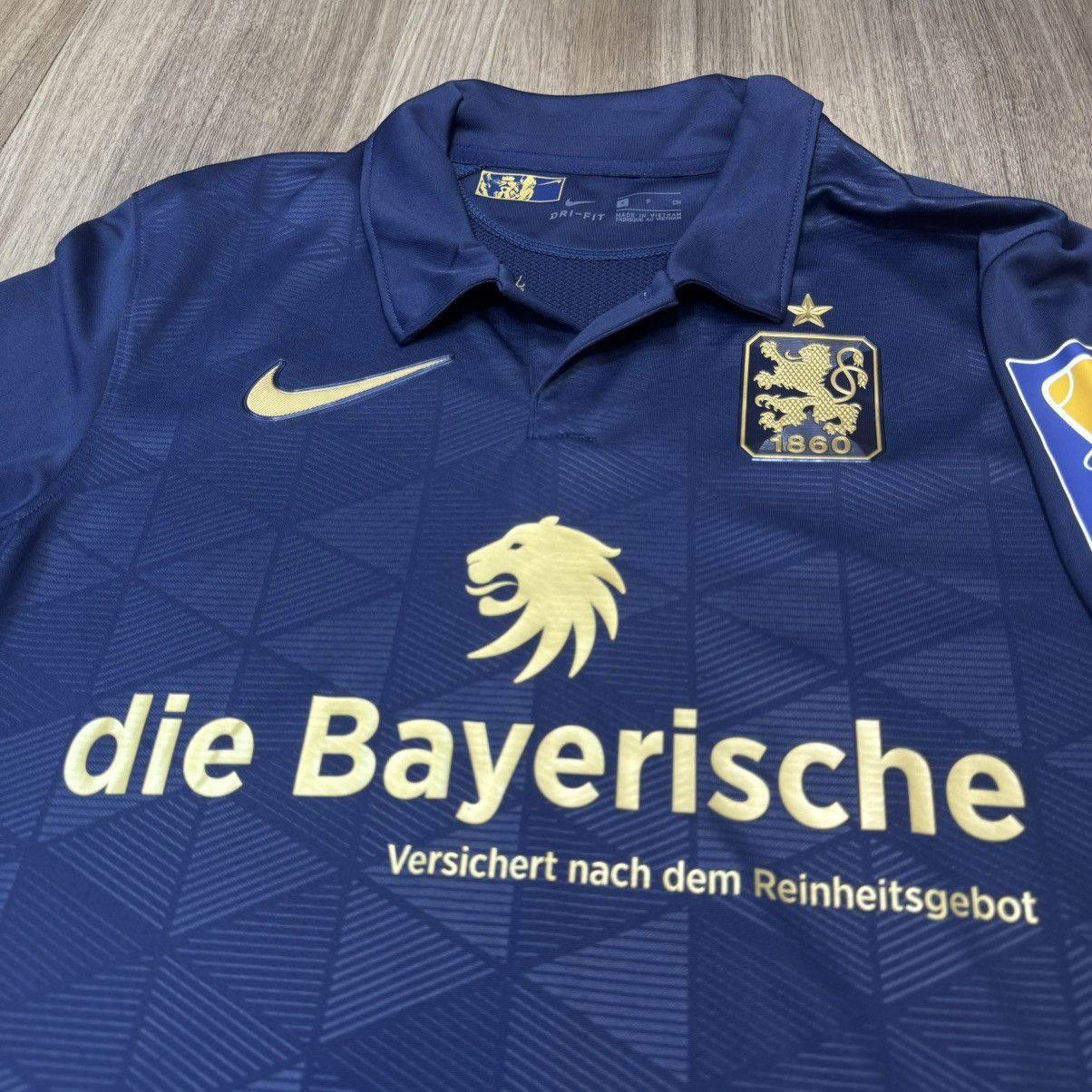 Nike TSV 1860 Munich 21/22 away shirt Size US S / EU 44-46 / 1 - 3 Thumbnail