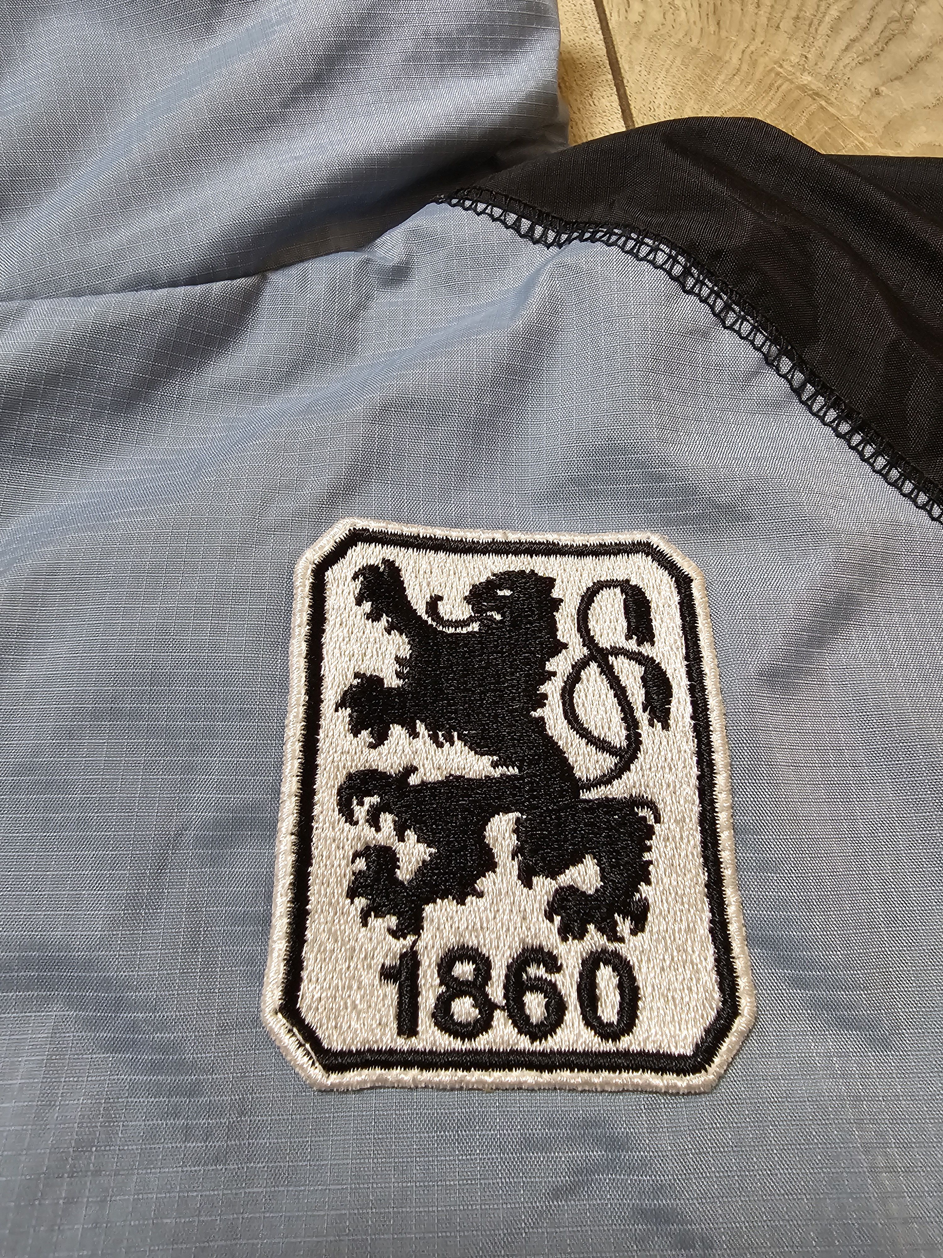 Vintage MUNICH 1860 2006 2008 VINTAGE TRAINING FOOTBALL JACKET Size US M / EU 48-50 / 2 - 4 Thumbnail