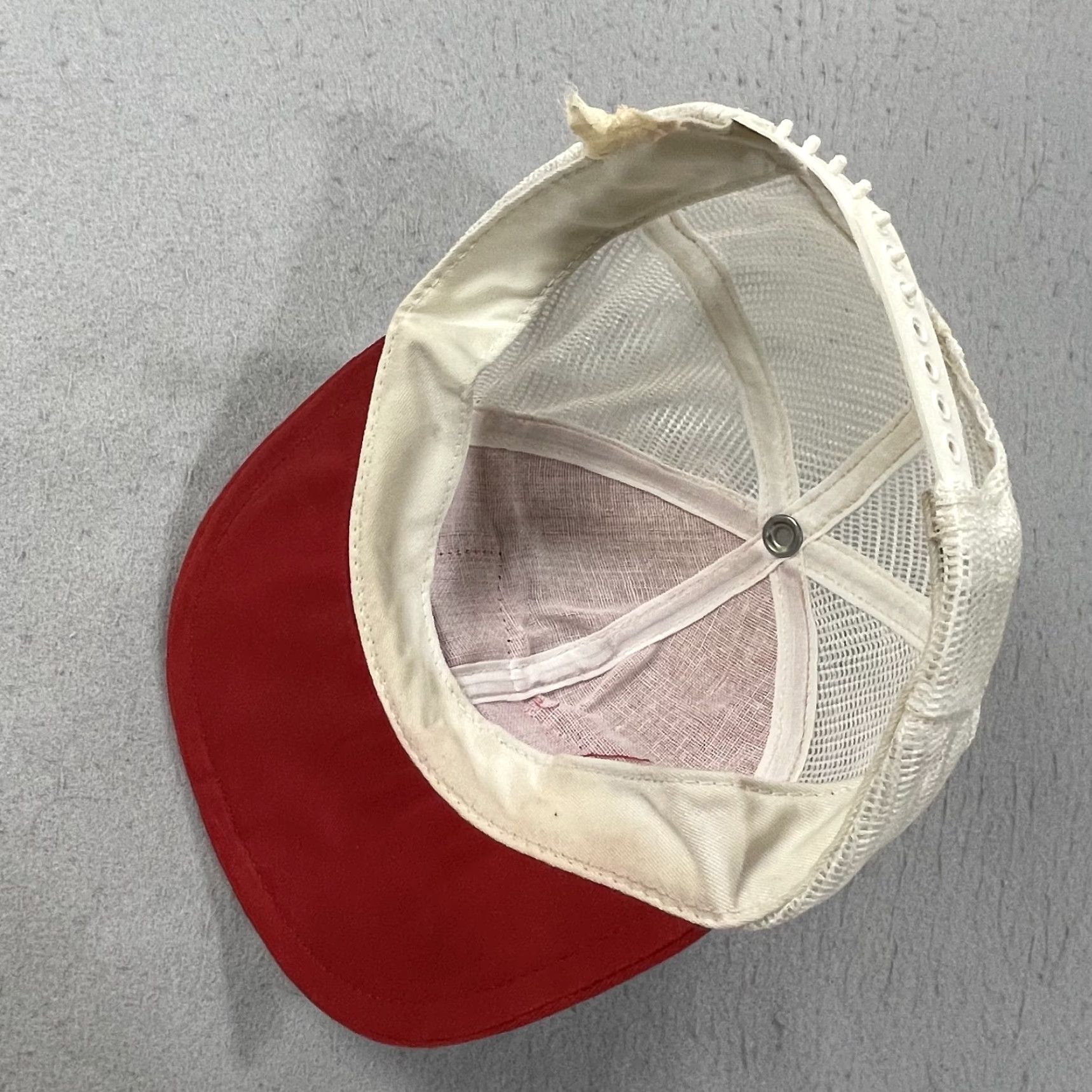 Budweiser VINTAGE Budweiser Hat Adult Red White Beer Adjustable Trucker Snapback USA 80s Men One Size Red Beer Trucker Hat Mens Vintage 80s US Adjustable Size ONE SIZE - 4 Thumbnail