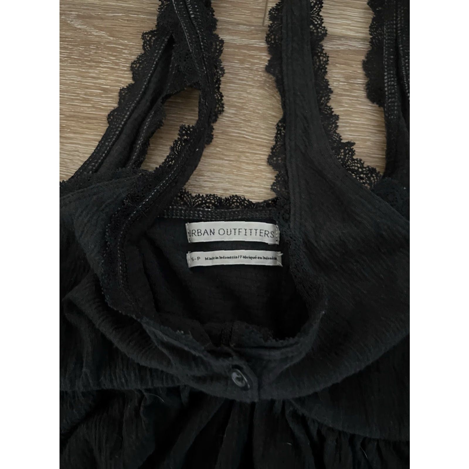 Urban Outfitters Urban Outfitters Womens Black Sleeveless Henley Cropped Tank Top Size Small Size S / US 4 / IT 40 - 3 Thumbnail