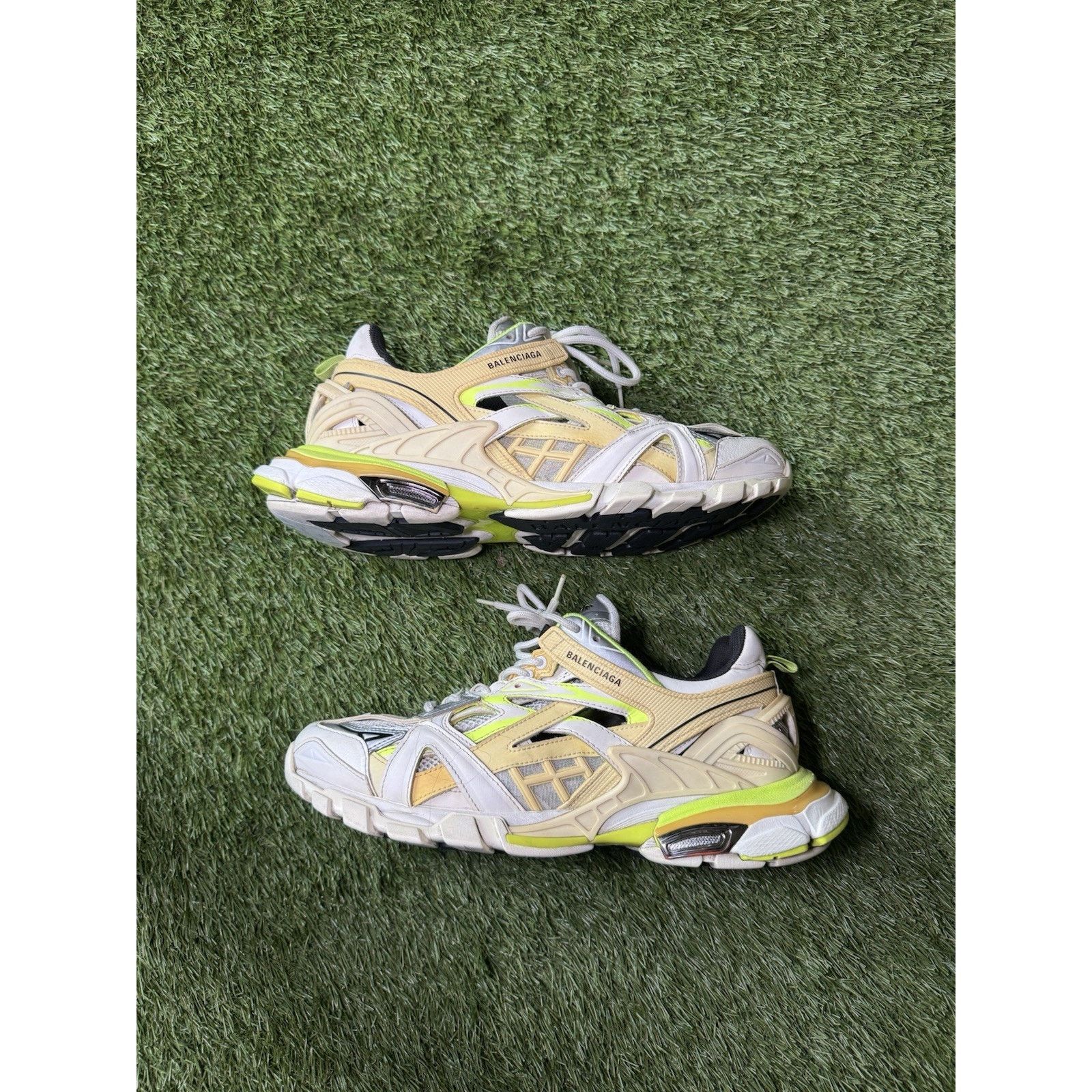 Balenciaga Balenciaga White Runner Sneaker size 11 EU 44 | Grailed