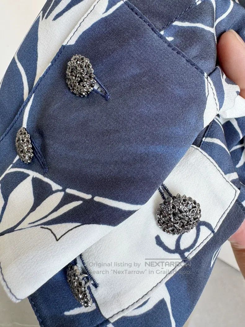 Chanel Chanel Camelia long-sleeved streamer silk printed shirt Size XXS / US 00 / IT 34 - 6 Thumbnail