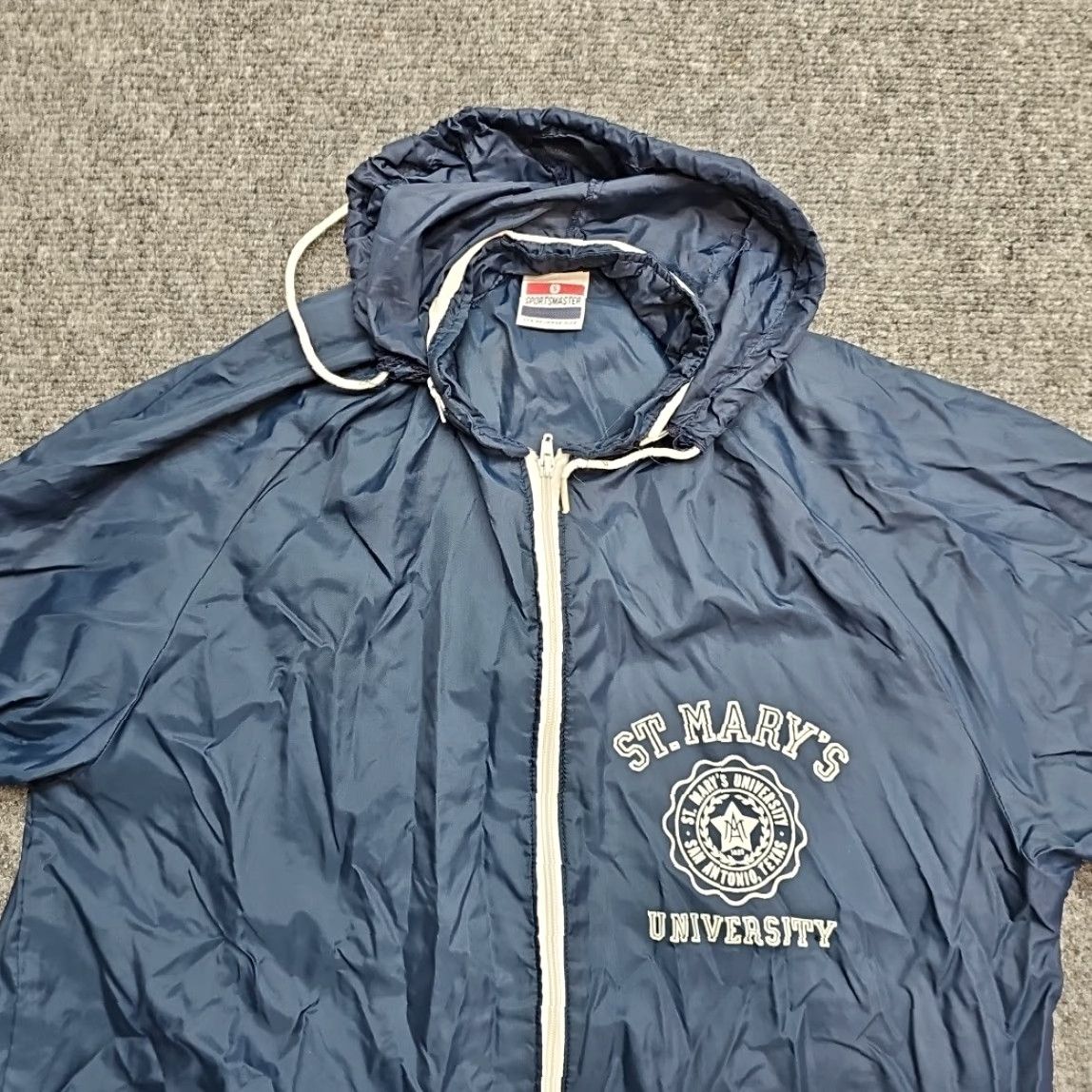 Vintage VINTAGE Sport Master St Mary's University Windbreaker Jacket Hooded Full Zip Blue Small Men 90s College University Autumn Winter Shirt? Size US S / EU 44-46 / 1 - 4 Thumbnail
