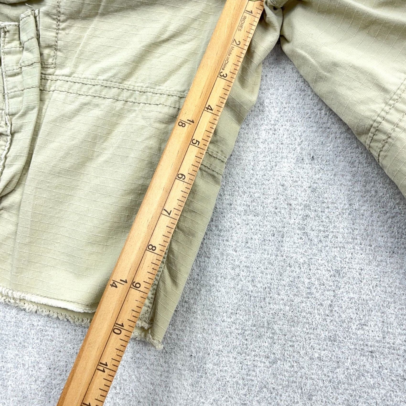 American Eagle Outfitters VINTAGE American Eagle Outfitters Cargo Shorts Men 26 Tan Classic Length Rip Stop Khaki Size US 26 / EU 42 - 5 Thumbnail