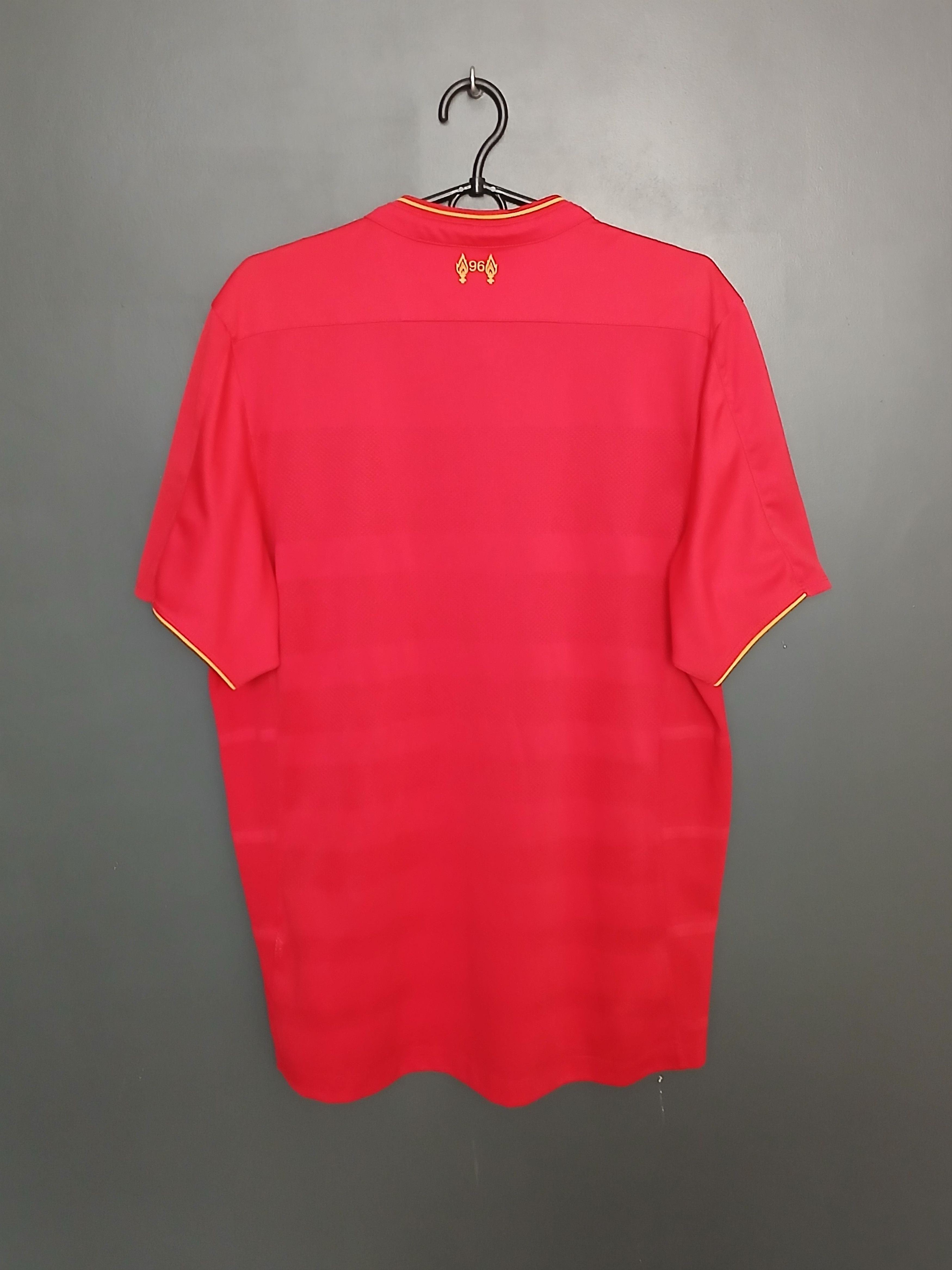 Other Liverpool 16/17 Home Football Jersey T-Shirt Size US L / EU 52-54 / 3 - 2 Thumbnail