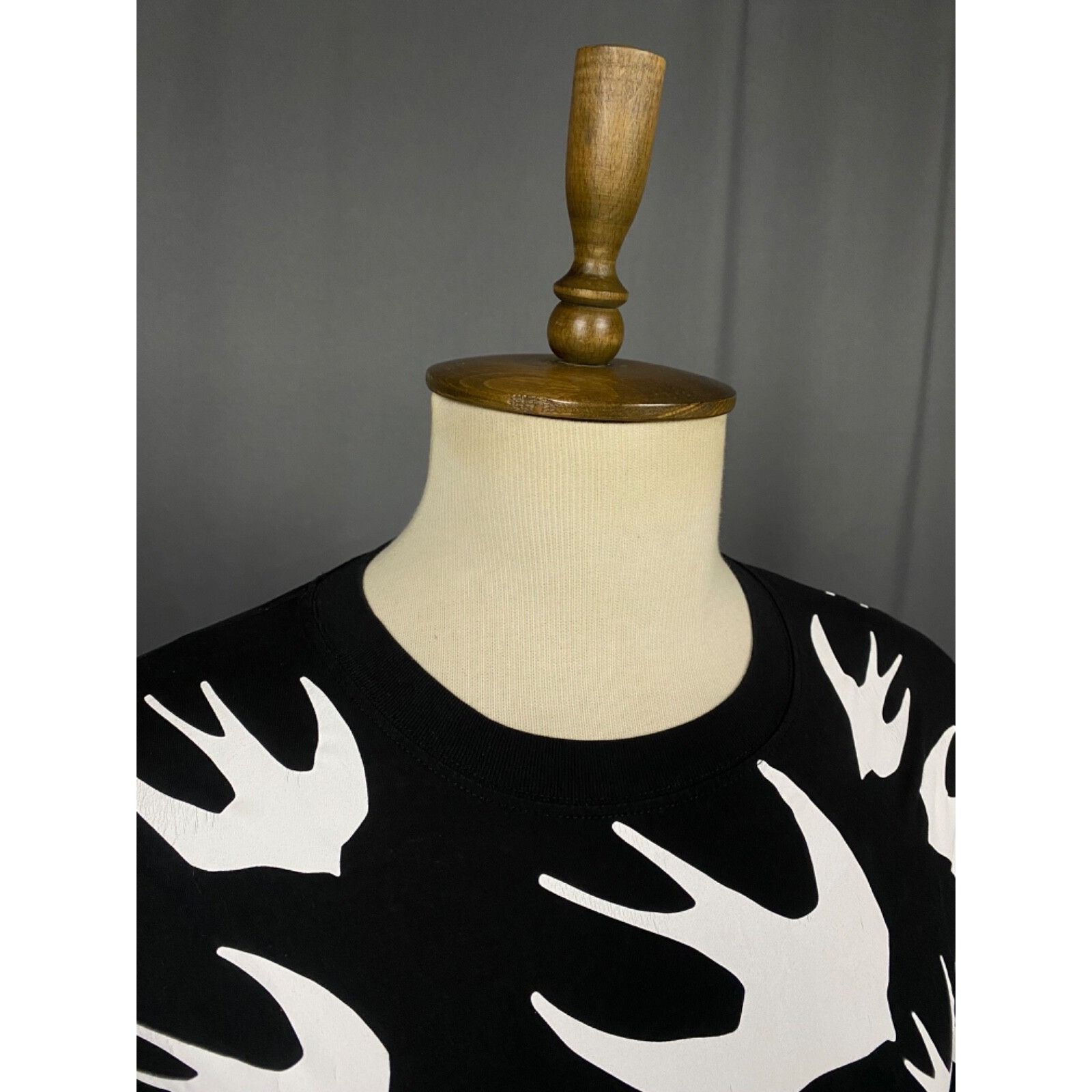 Alexander McQueen Alexander McQueen McQ Signature Swallow Men's Black T-Shirt Size US S / EU 44-46 / 1 - 5 Thumbnail
