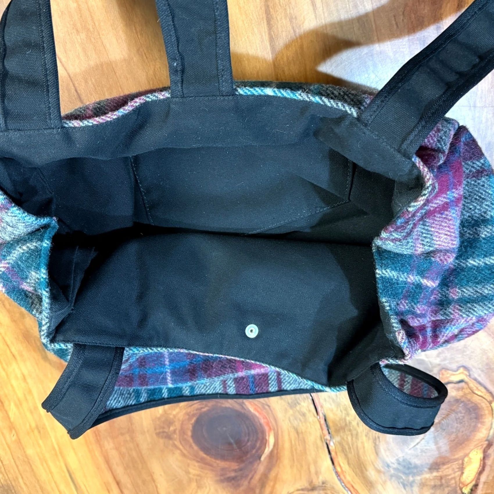 Johnson Woolen Mills Johnson Woolen Mills Tote Bag Medium Tartan Plaid CottonWool Snap Purple Wool Size ONE SIZE - 4 Thumbnail
