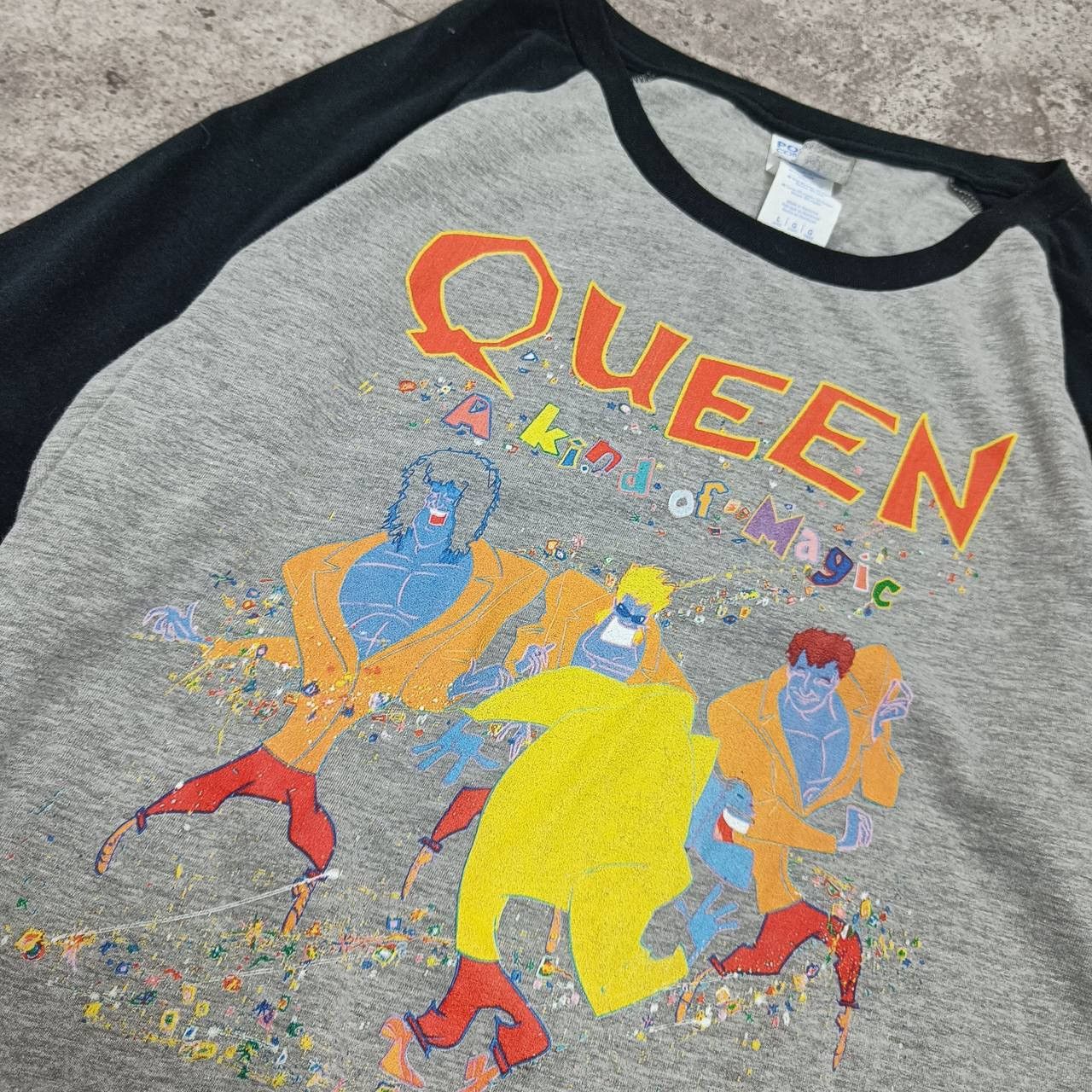 Band Tees Queen a kind of magic 3/4 longlseev y2k rock band music tee Size L / US 10 / IT 46 - 4 Thumbnail