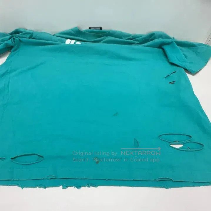 Balenciaga Balenciaga Distressed Logo Short Sleeve T. Size US XS / EU 42 / 0 - 4 Thumbnail