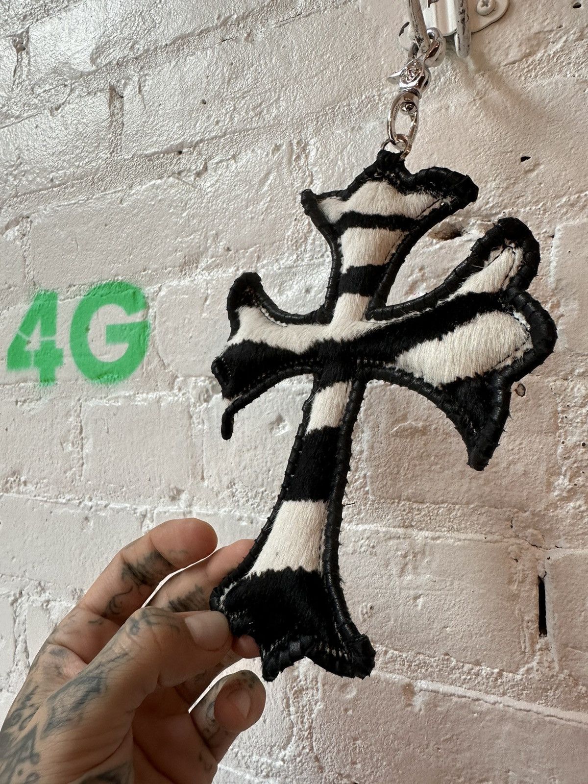 Chrome Hearts CHROME HEARTS HUGE ZEBRA KEYCHAIN CROSS WALLET CHAIN Size ONE SIZE - 12 Thumbnail