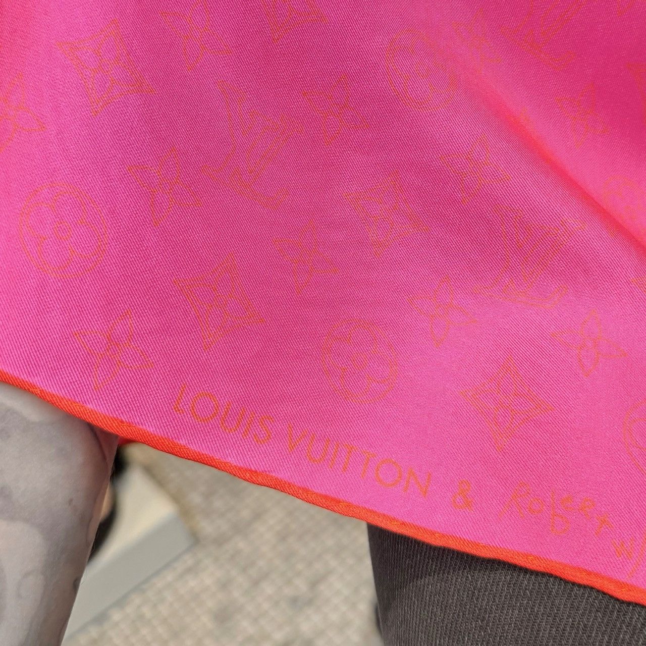 Louis Vuitton Louis Vuitton X Robert Wilson Hot Pink Bandana Silk Scarf Size ONE SIZE - 3 Thumbnail
