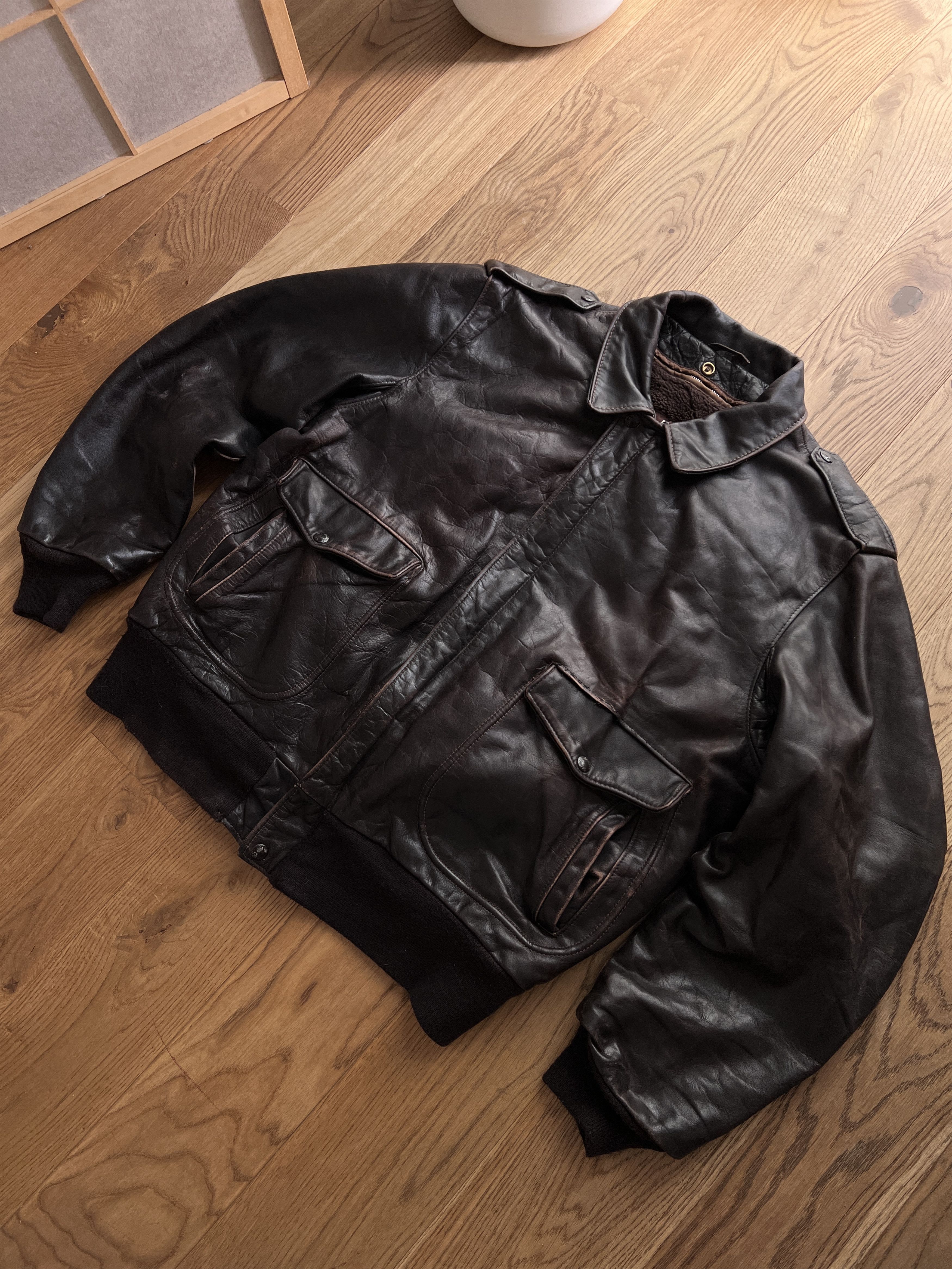 Schott Archive Schott USA VTG 80s Leather faded flyer bomber jacket Size US L / EU 52-54 / 3 - 4 Thumbnail