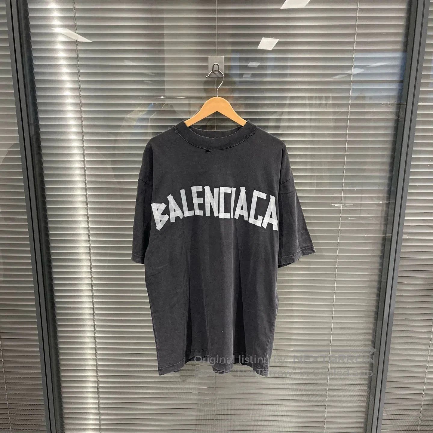Balenciaga Black Oversized Short-Sleeve Graphic Shirt. Size US S / EU 44-46 / 1 - 1 Thumbnail