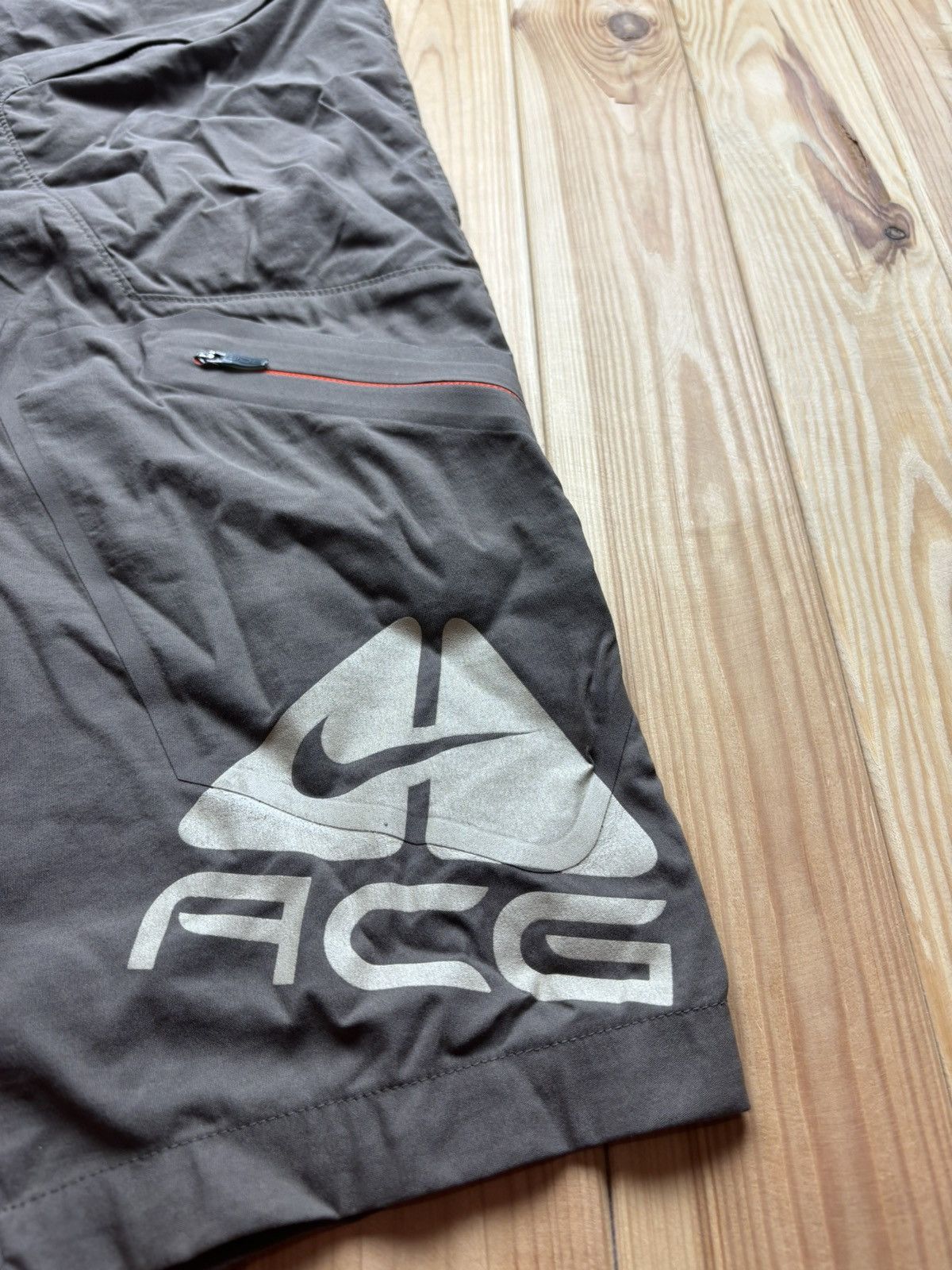 Nike ACG Trekking outdoor VINTAGE shorts Nike ACG with a large logo Size US 30 / EU 46 - 2 Thumbnail