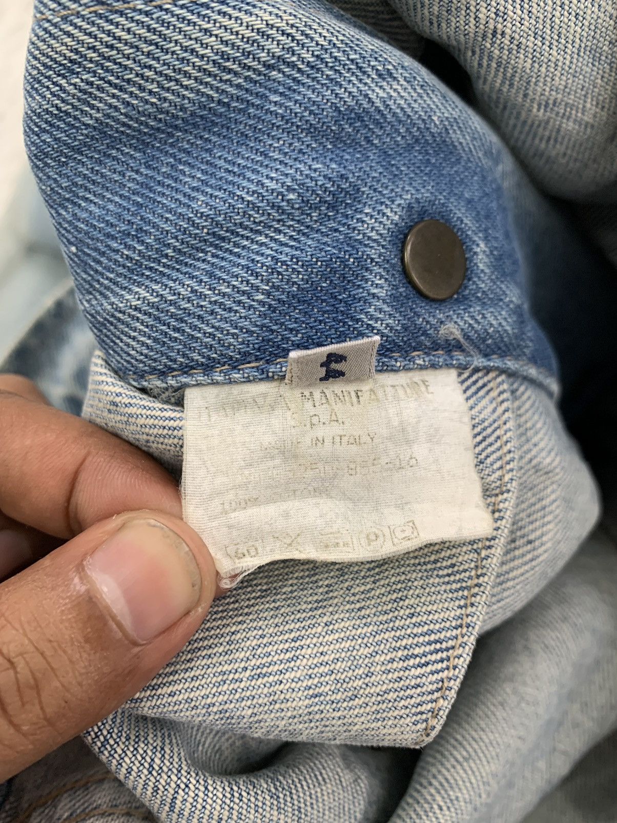 Romeo Gigli × Vintage Vintage Romeo Gigli Denim Jacket Made in Italy Size US S / EU 44-46 / 1 - 20 Thumbnail