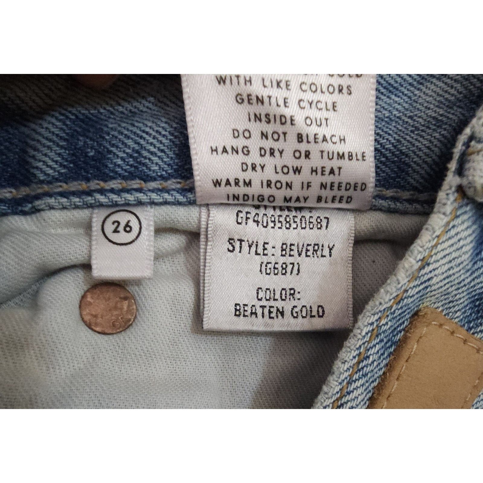 GRLFRND GRLFRND BEVERLY Bermuda Light Wash Frayed Hem Button Fly 26 Size 26" / US 2 / IT 38 - 10 Thumbnail